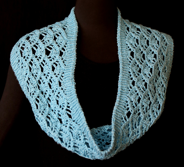 Shower Stitch Cowl