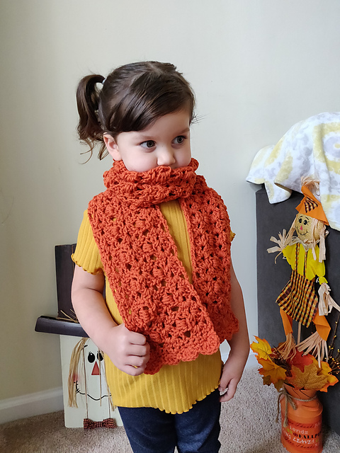 Kid's Fall Scallop Scarf
