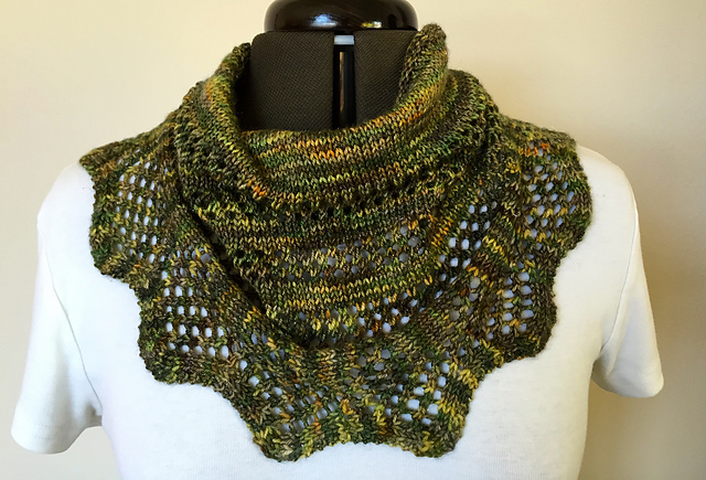 Fleur de Friendship Cowl