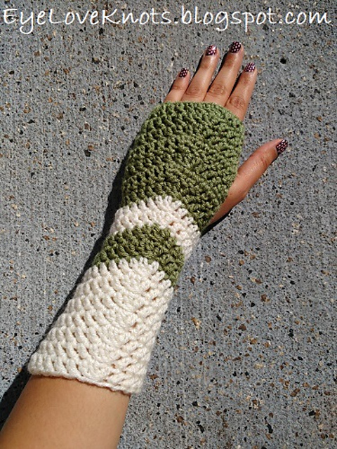 Women’s Ripple Fingerless Gloves