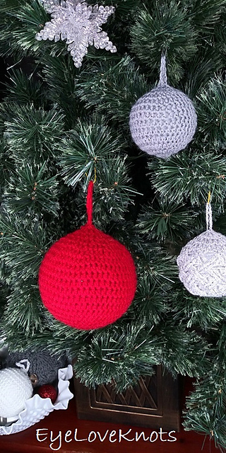 Lightweight Haylee Bauble Ornament