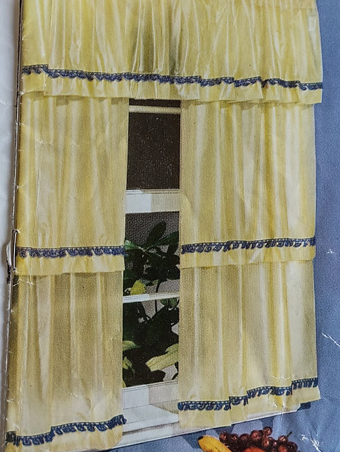 Curtain Edging S-318