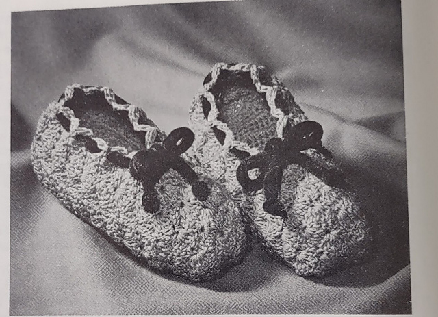 Child's Slippers A-689