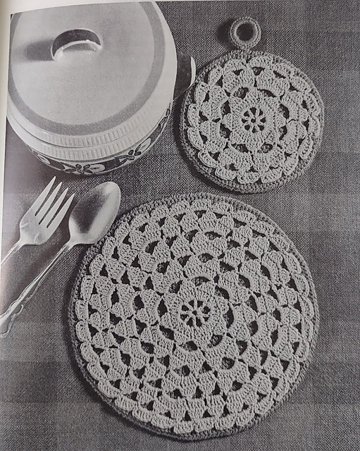 Double Thick Pot Holder and Hot Plate Mat A-695