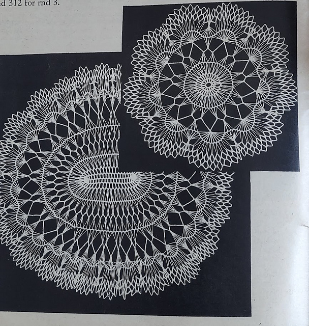 Vanity Set in Hairpin Lace