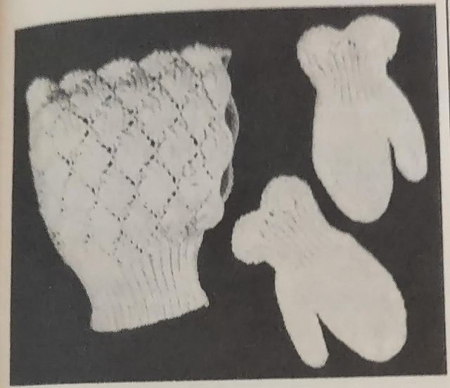 Girl's Hood and Mittens