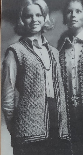 Knitted Sleeveless Jacket