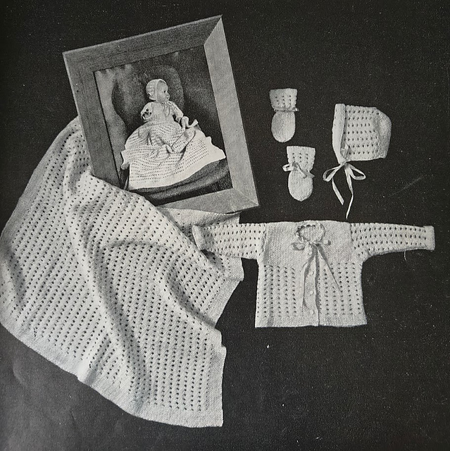 No. 8207 4-Piece Knitted Set