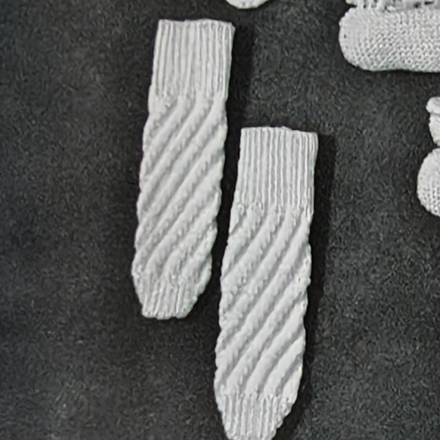 No. 8220 Infant's Spiral Socks