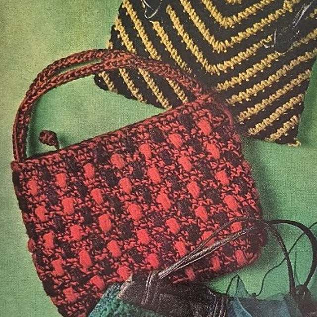 Cluster Stitch Pouch