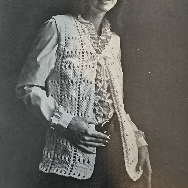 No 7610 Square Vest