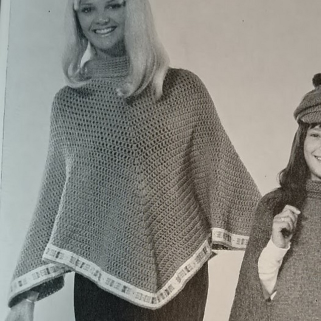 No 1227 Poncho "Linda"