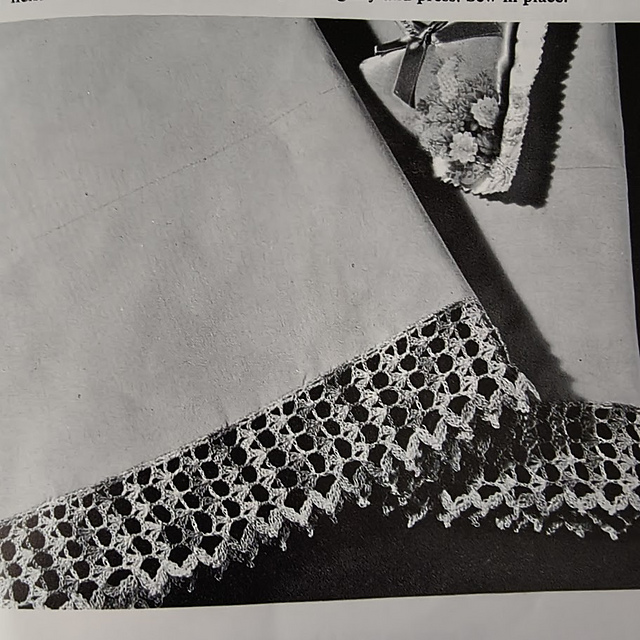A-429 Crocheted Edging for pillowcase