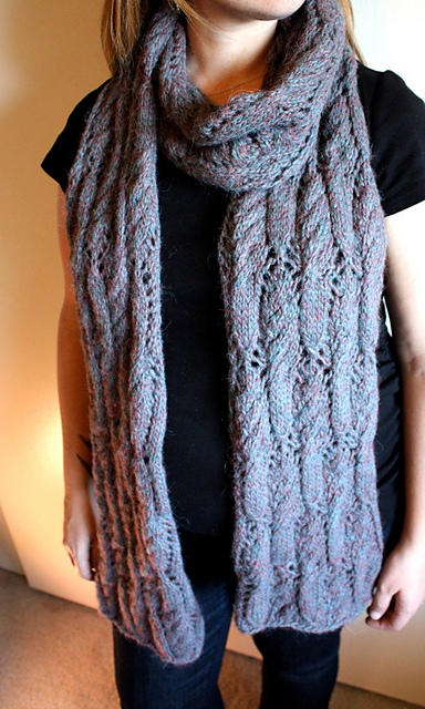Dagger Lace Scarf