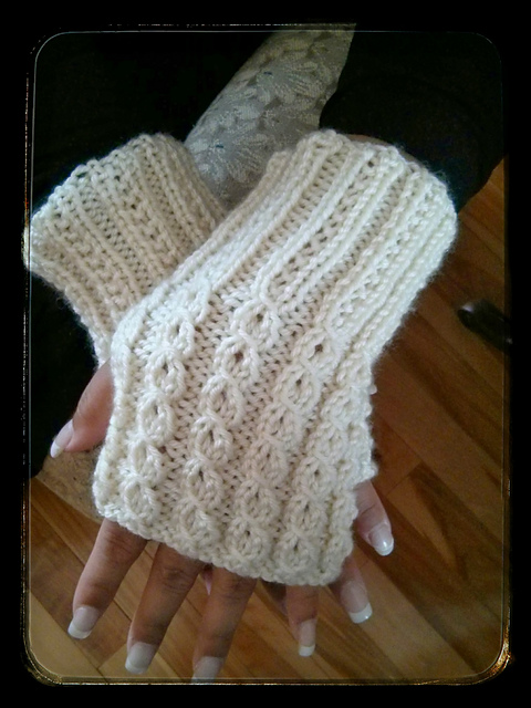 Beaded Eyele Mock Cable Fingerless Gloves