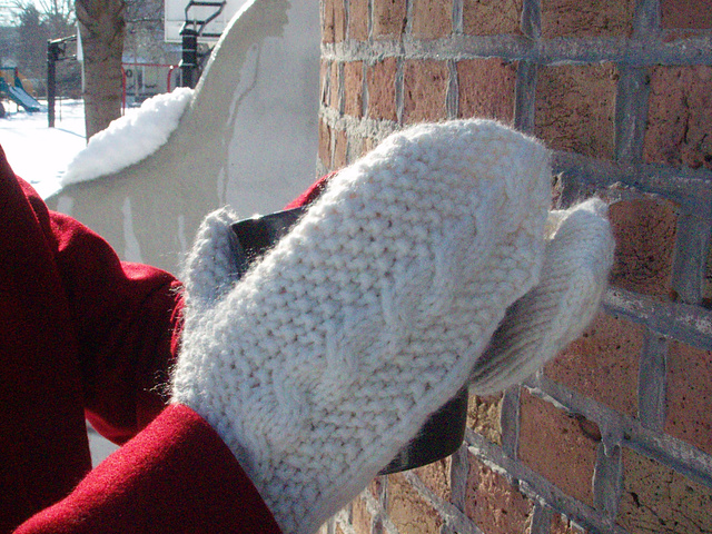 On the Side Mittens