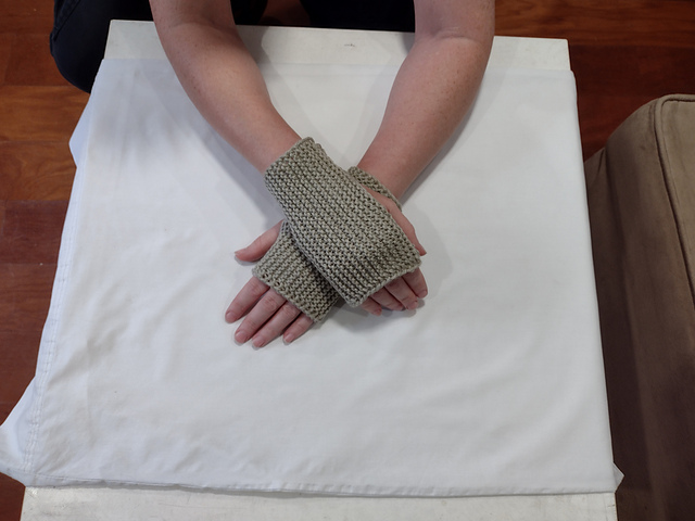 Beginner Fingerless Mittens
