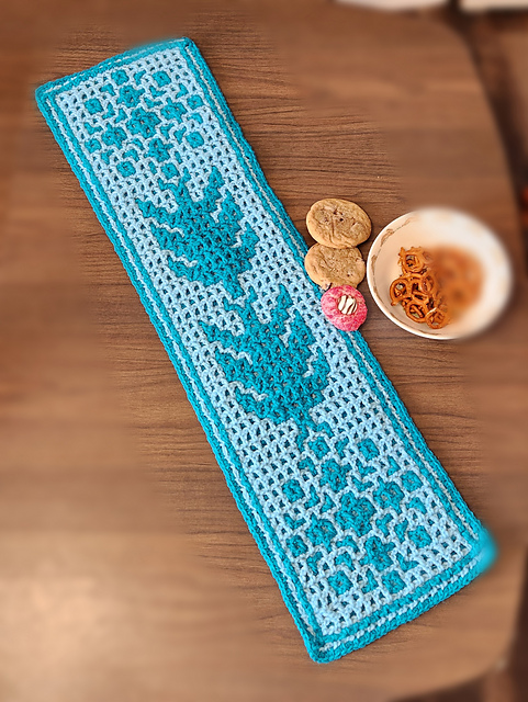 Small Tranquil Leaves Runner