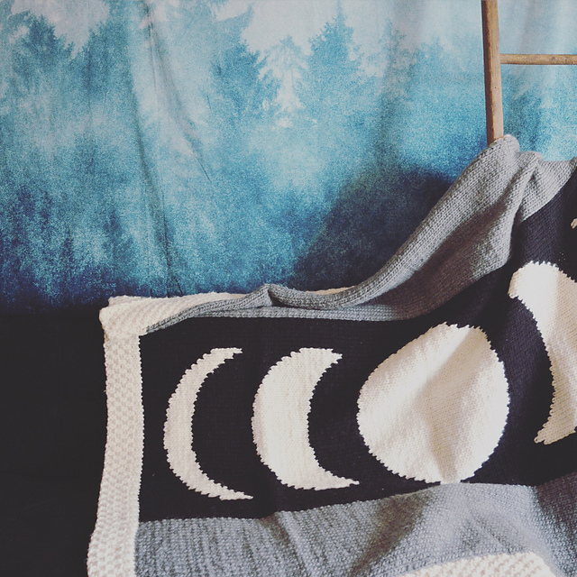 Luna Throw