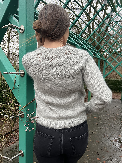 Sylvestries adult sweater