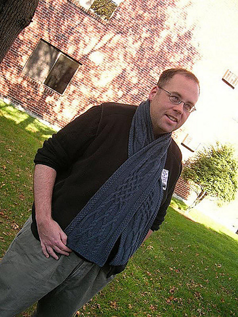 Intertwined Cables Scarf