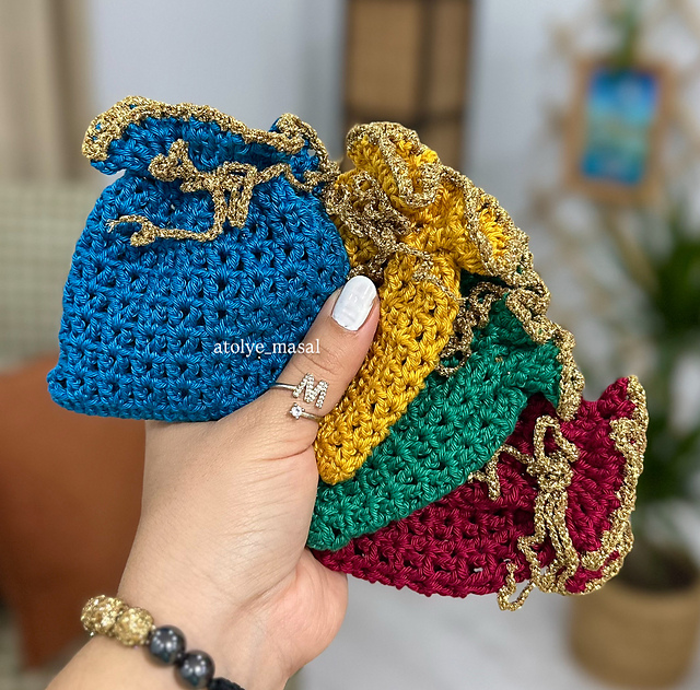 Easy Crochet Drawstring Gift Pouch
