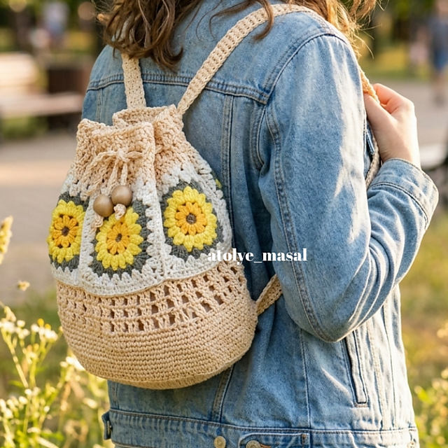 5 Motif Paper Yarn Backpack