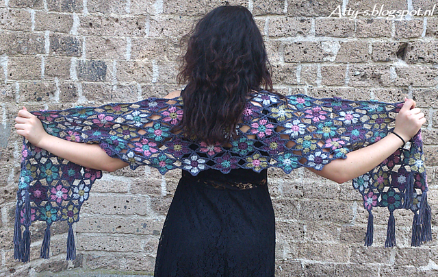 Merino Soft Flower Shawl
