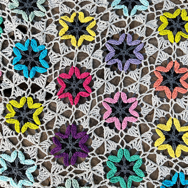 Ravelry: Flowerland Shawl pattern by Atty van Norel