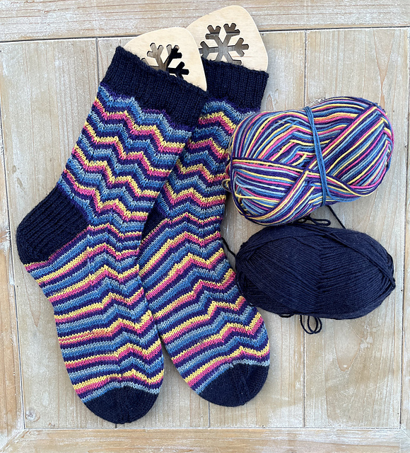 Wavecrest Socks