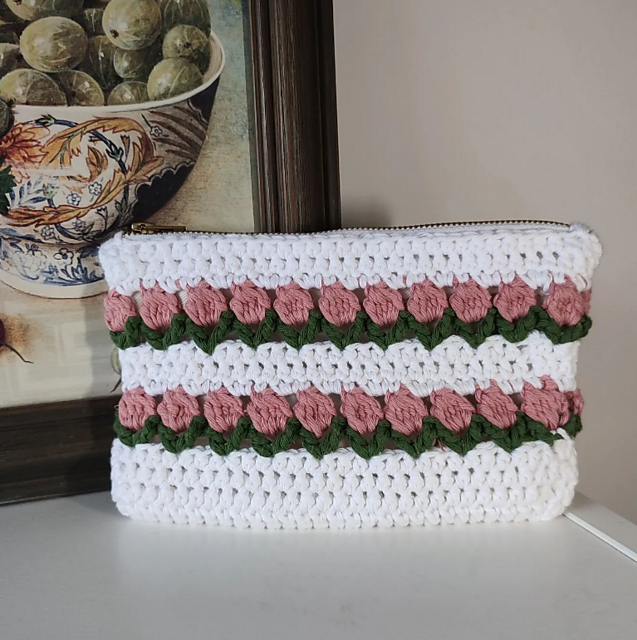 ravelry-tulip-bag-pattern-by-lina-crochet-store