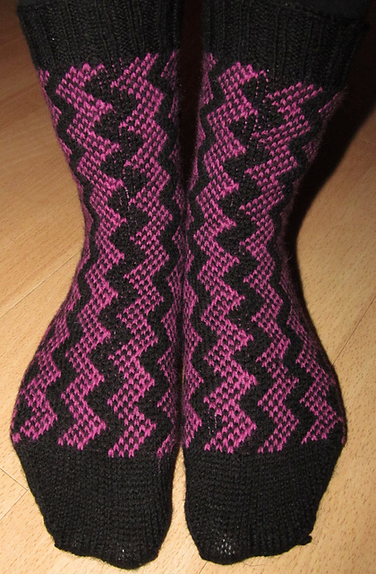 Tutorial: Stairway to Stranded Socks