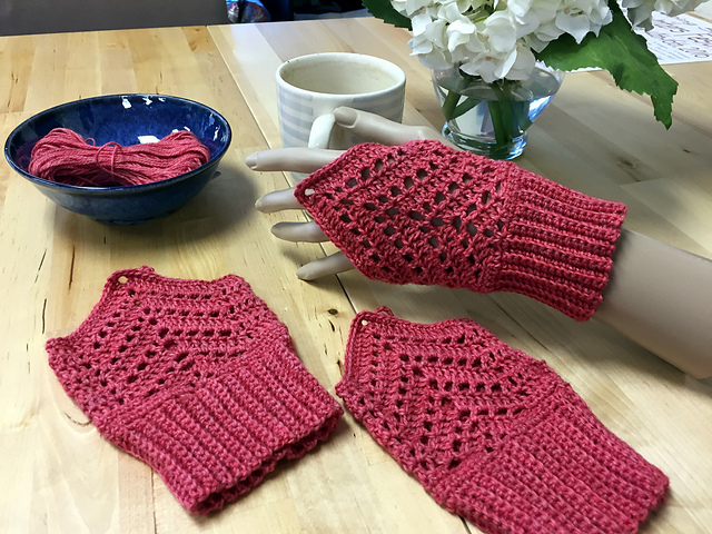 2016 HCYC Lacey Gauntlets
