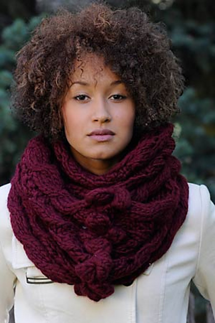 Bobble and Eyelet Cowl