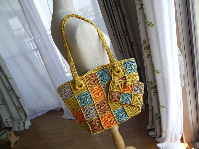 Ravelry: H.Square Motif Bag pattern by Yoko Imamura (今村曜子)