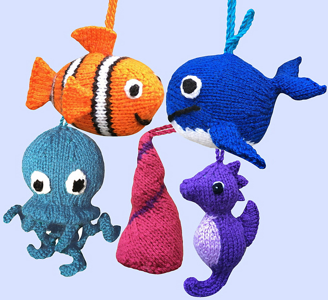 mobile: clownfish whale jellyfish shell seahorse
