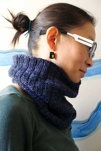Atomic - Reversible Cowl