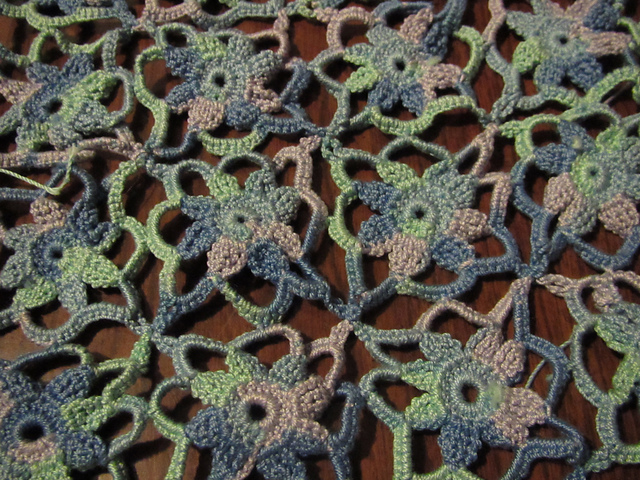Daisy Filigree Tablecloth