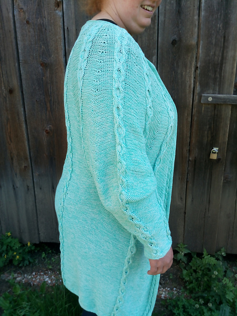 Strickjacke umschmeicheln