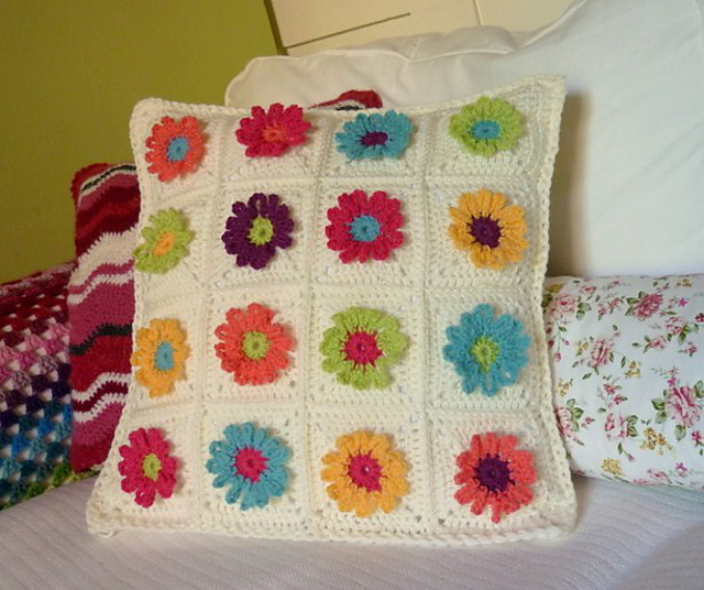 Daisy Chain Pillow