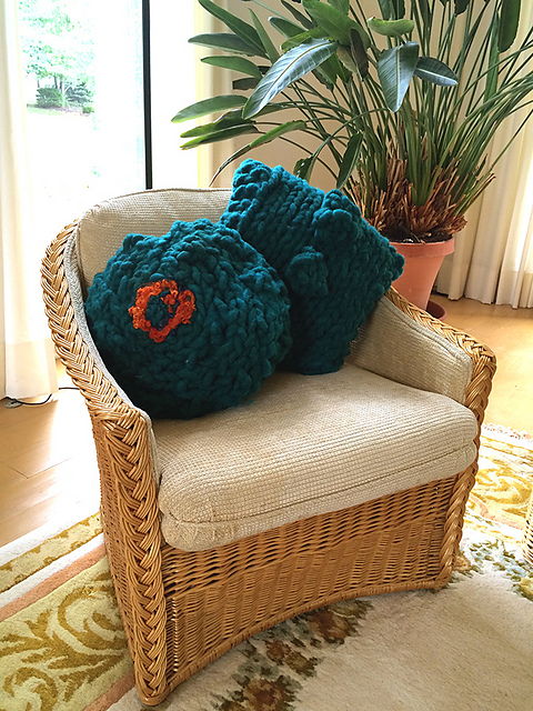 Ying Yang Pillow
