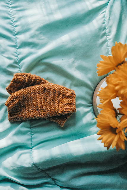 Forsythia Mitts