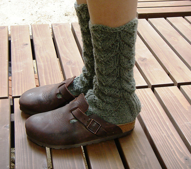 P.36 透し編みの靴下 (Horseshoe Socks)