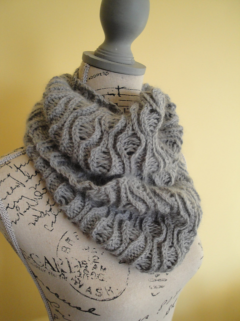 Drop Stitch Patterned Cowl
