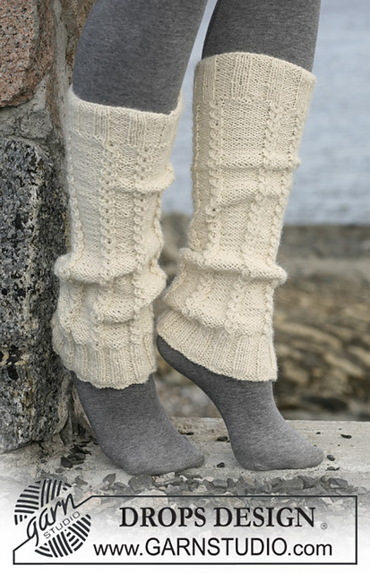 102-14 Legwarmers with Cables
