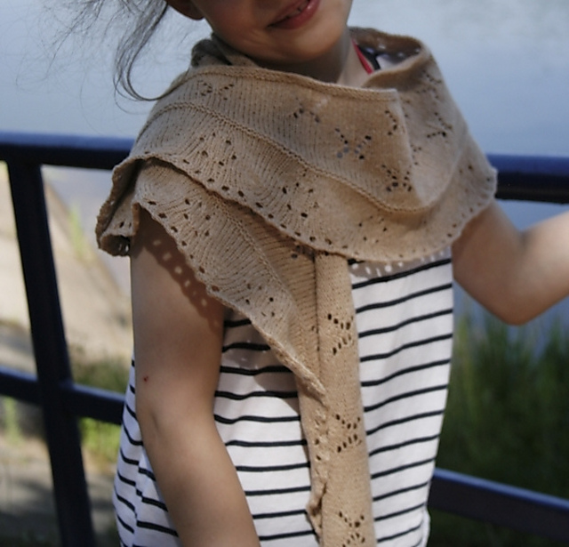 Papillon Shawlette