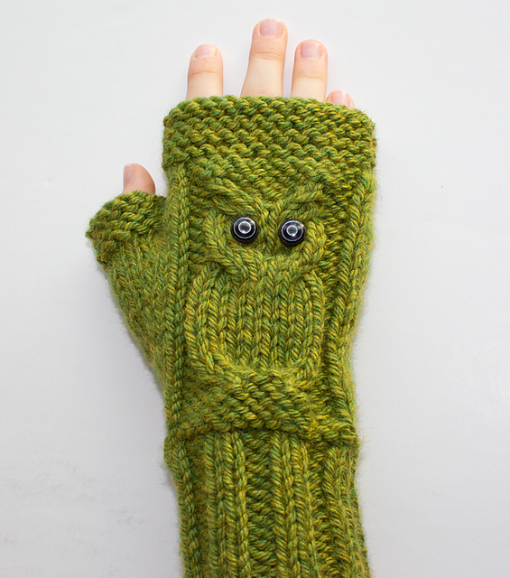 Cable Owl Gloves