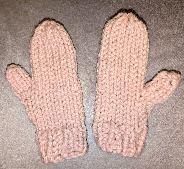 Chunky mittens with thumb flap