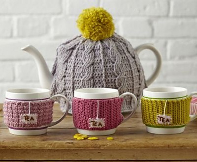 Cabled Teacosy