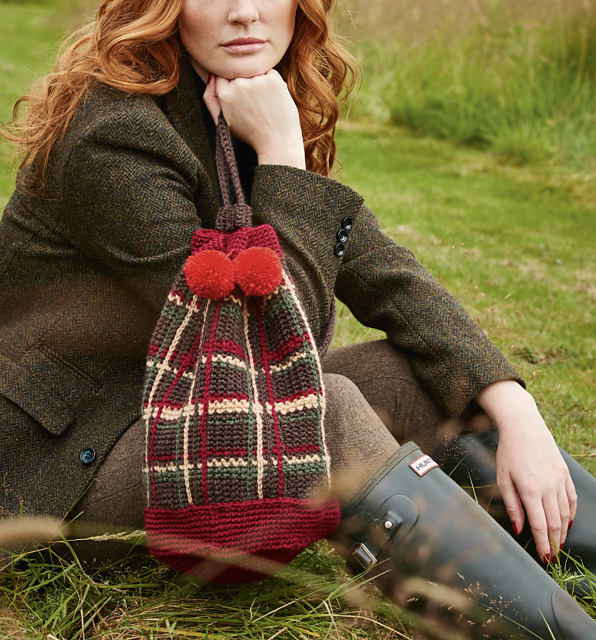 Drawstring plaid pompom bag